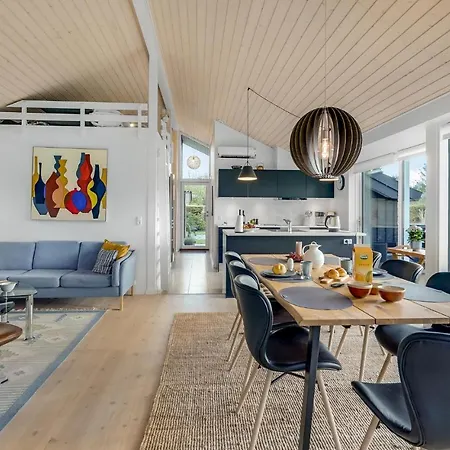 Three-bedroom In Vaggerlose