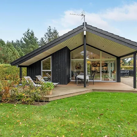 Nyaraló Three-bedroom In Vaggerlose