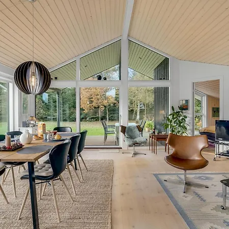 Bella Casa A Væggerløse Con Cucina